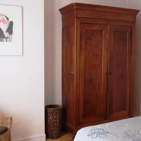 Le 105 Bis Eiffel Bed & Breakfast ปารีส ภายนอก รูปภาพ
